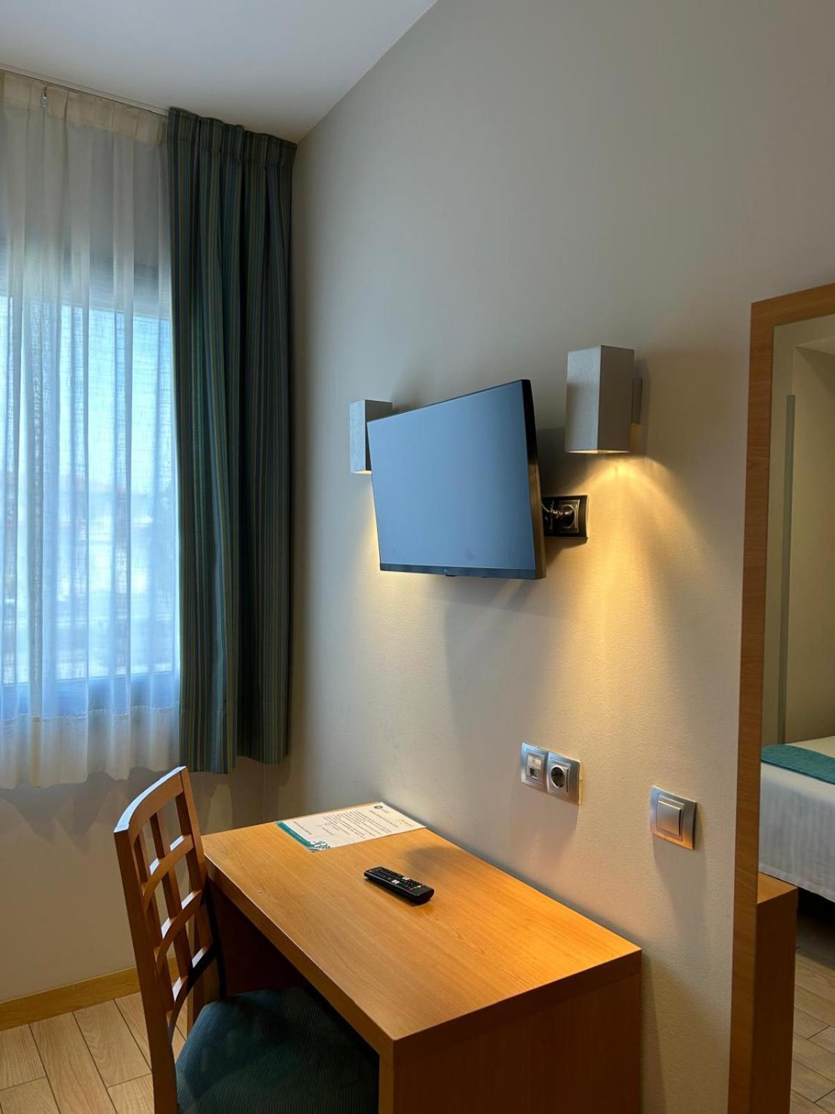 Aizoáin Hostal Aralar מראה חיצוני תמונה