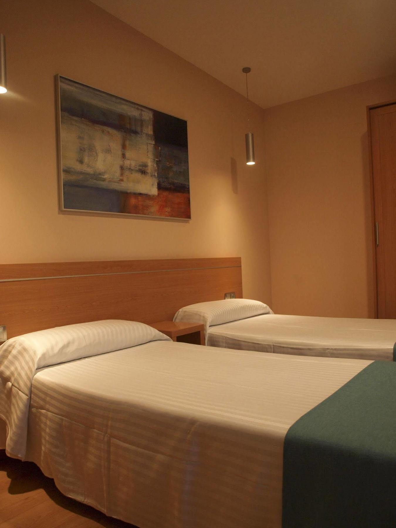 Aizoáin Hostal Aralar מראה חיצוני תמונה