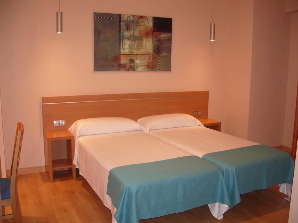 Aizoáin Hostal Aralar מראה חיצוני תמונה